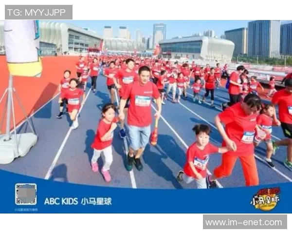 成都城市马拉松街舞队精彩表现展现节奏魅力与活力